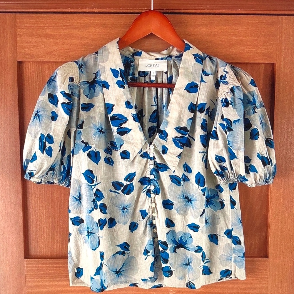 THE GREAT. Blue Floral V-Neck Puff Sleeve Blouse on Cream